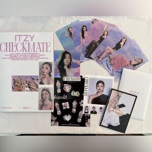ITZY Checkmate Album (Yeji Version)